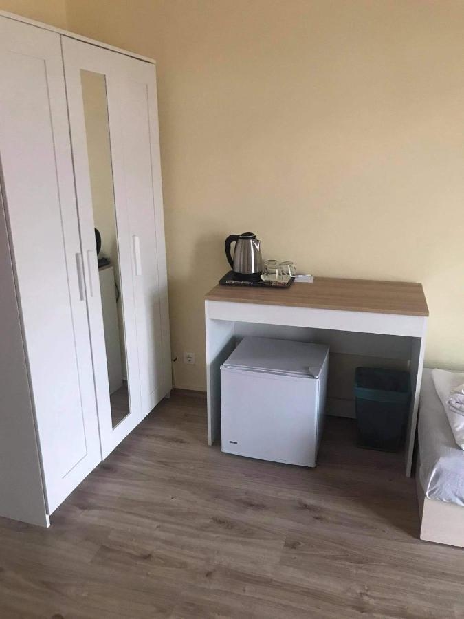 Bed and Breakfast Y Panzio Balatonlelle Exterior foto