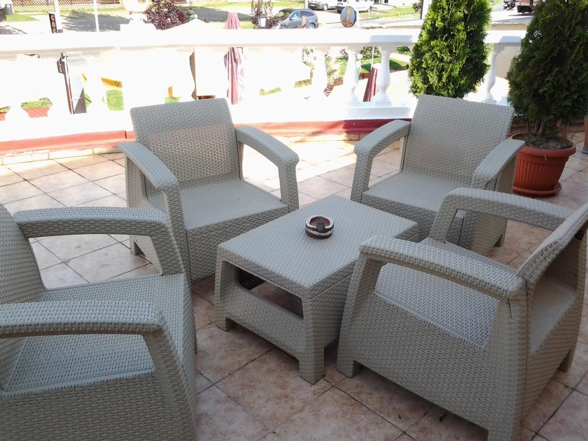 Bed and Breakfast Y Panzio Balatonlelle Exterior foto
